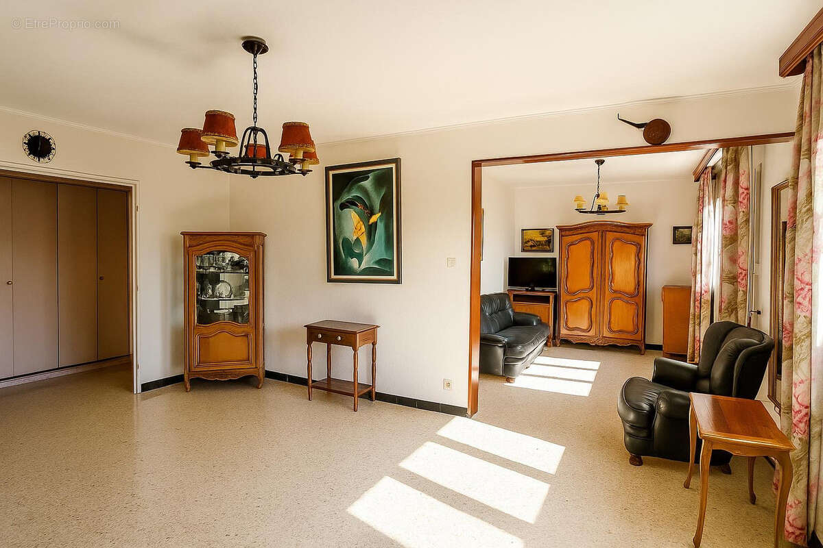 Appartement à LA VALETTE-DU-VAR