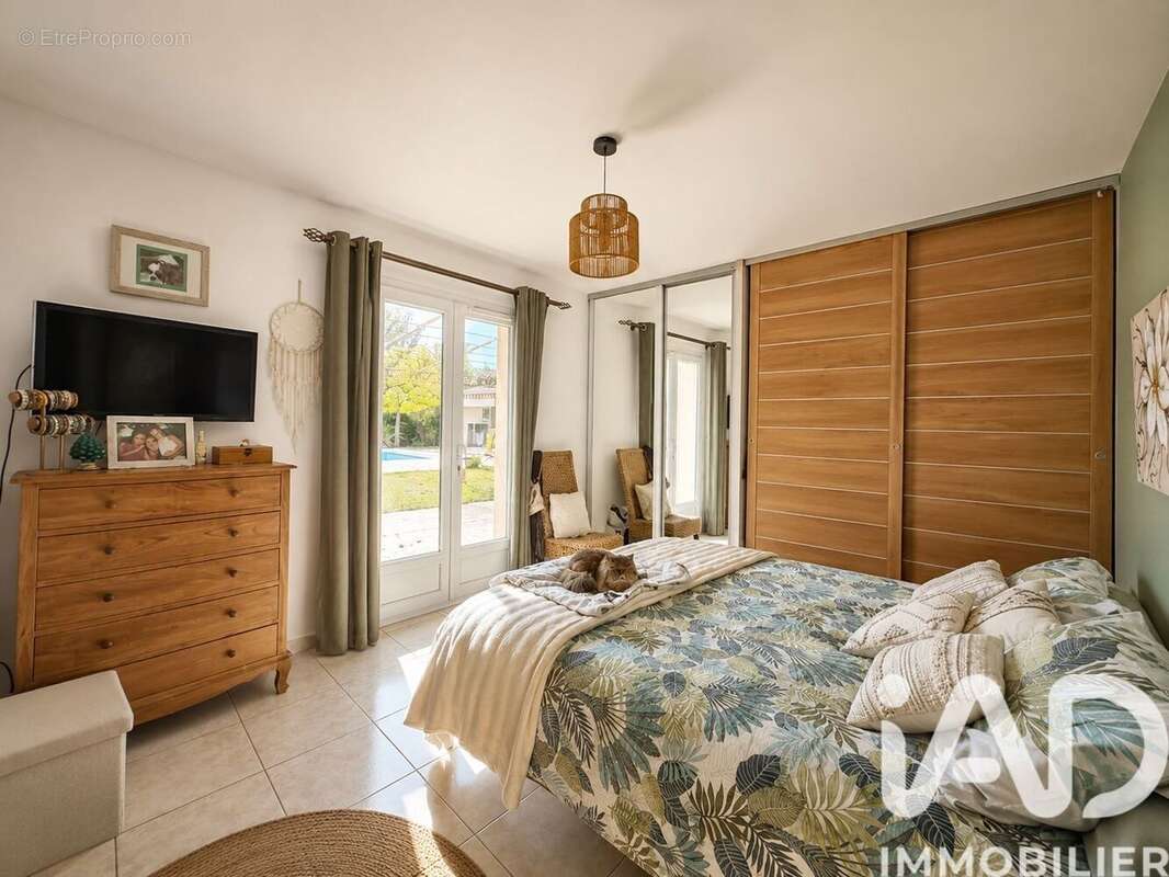 Maison 159 m² à Saint-Maximin-La-Sainte-Baume  - photo 4