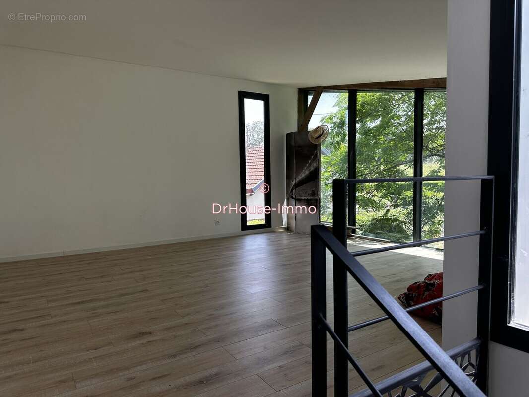 Maison à SAINTE-LUCE-SUR-LOIRE