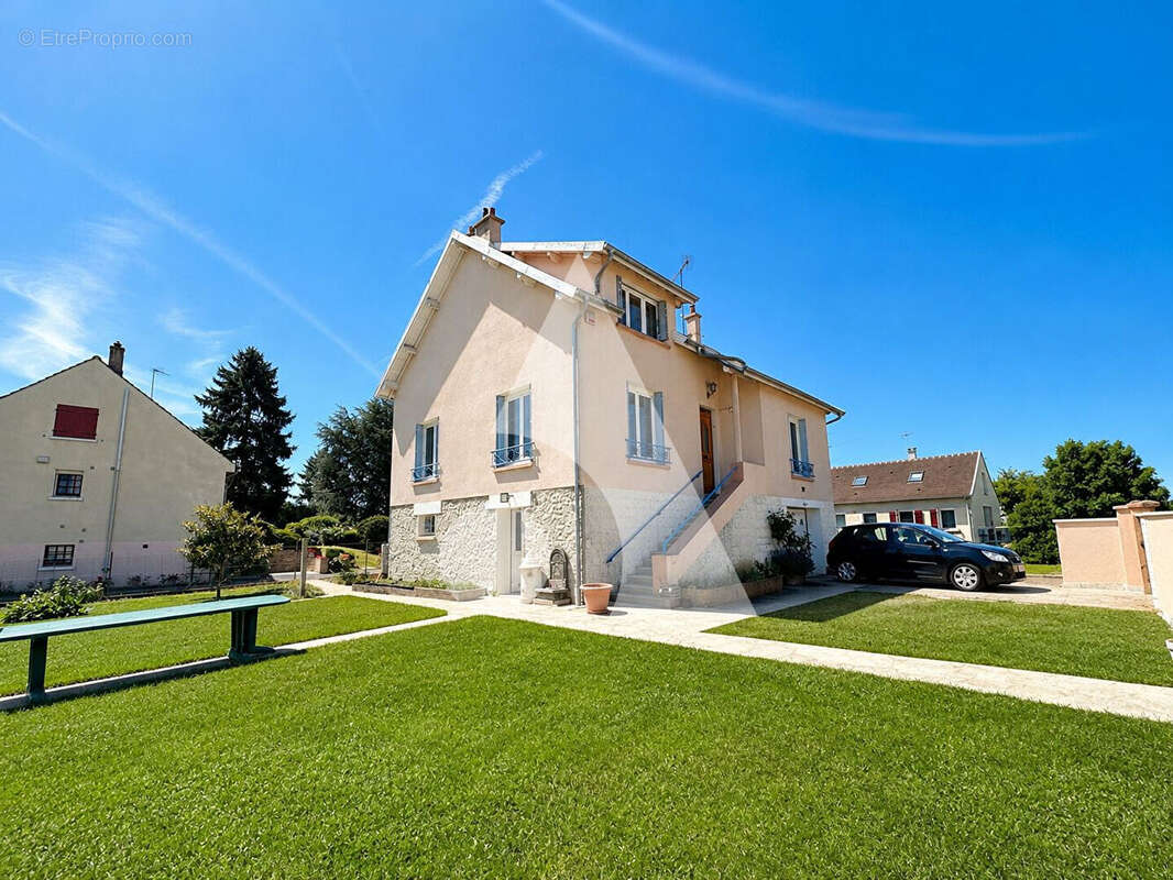 Maison à CHOISY-EN-BRIE