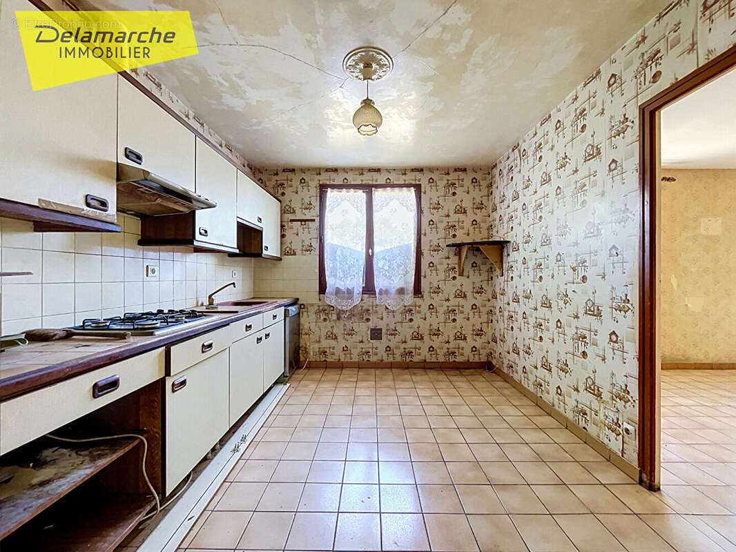Maison 4 pièces sur sous-sol à vendre  à Aucey La Plaine (50170) sur env.468m² de terrain - photo 5