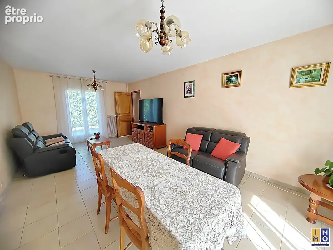 Maison 4 pièces 101 m² à vendre à Saint-Eloy-De-Gy (18110) - photo 3