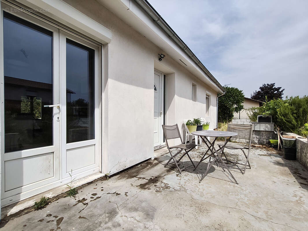 CHARVIEU-CHAVAGNEUX   Maison de plain-pied de 103 m2 avec garage sur 677 m2 de terrain - photo 5