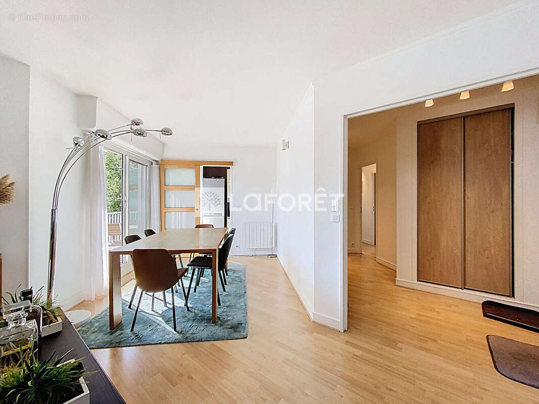 Appartement à VERNEUIL-SUR-SEINE