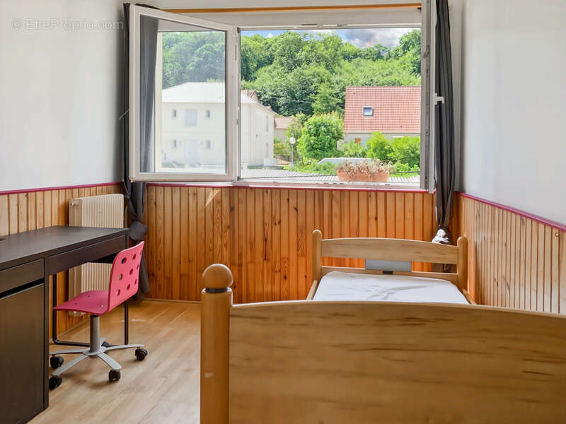 Dpt Yvelines (78), à vendre SAINT CYR L'ECOLE appartement T4 de 74 m² - photo 10