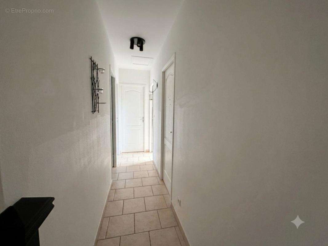 Maison 98 m² à Brignoles  - photo 4
