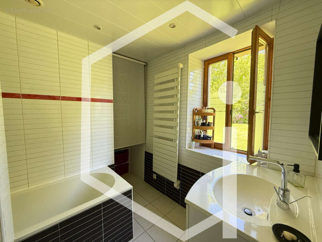 Maison à COSNE-COURS-SUR-LOIRE