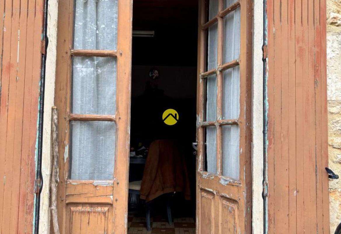 Maison à VEYRINES-DE-VERGT