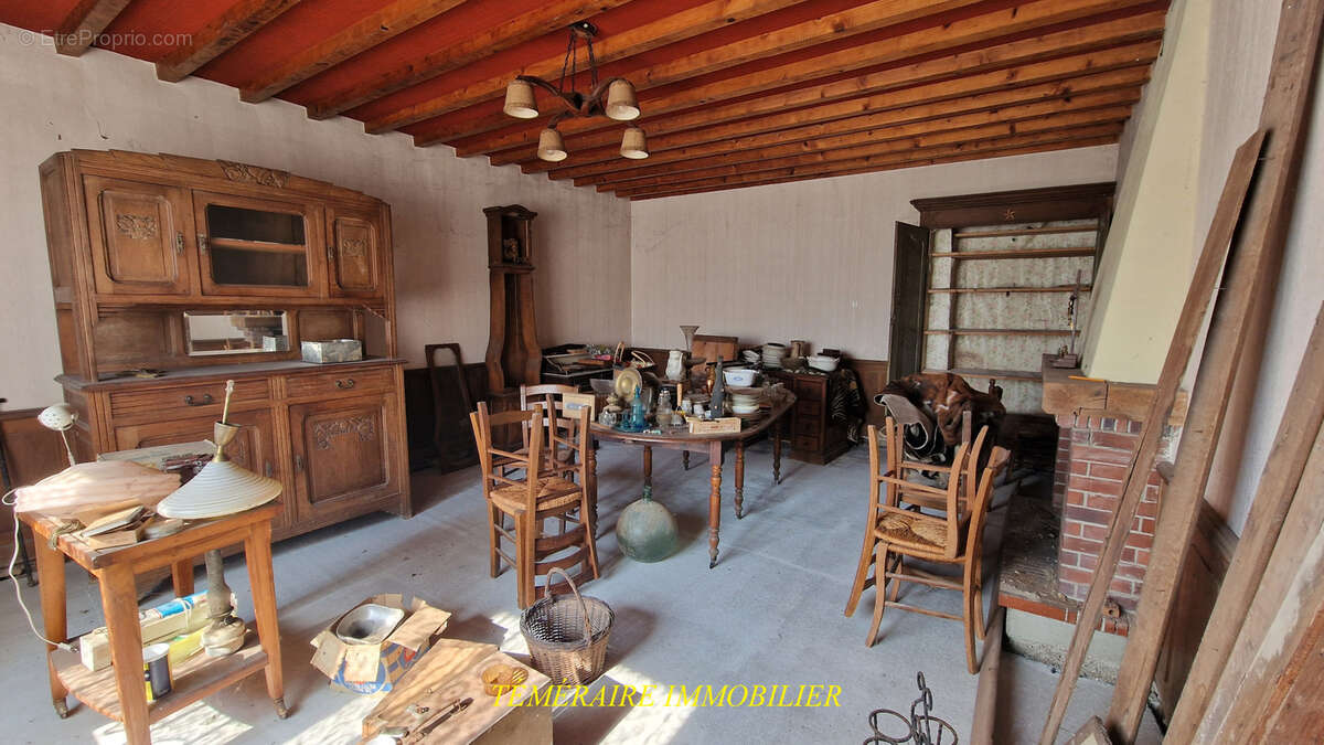 Maison à MONT-SUR-MONNET