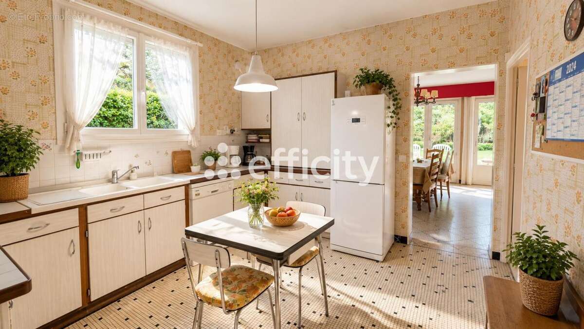 Maison 226 m² à Rochecorbon  - photo 5