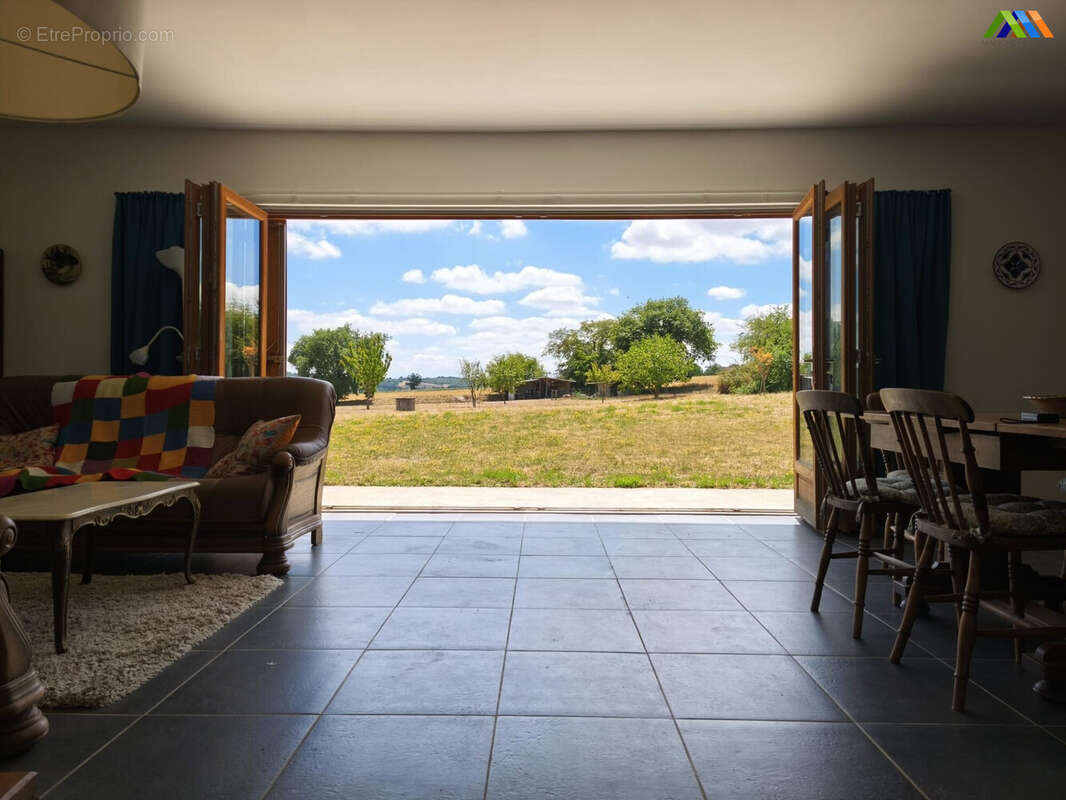 Maison 160 m² à Castelnau-Magnoac  - photo 2