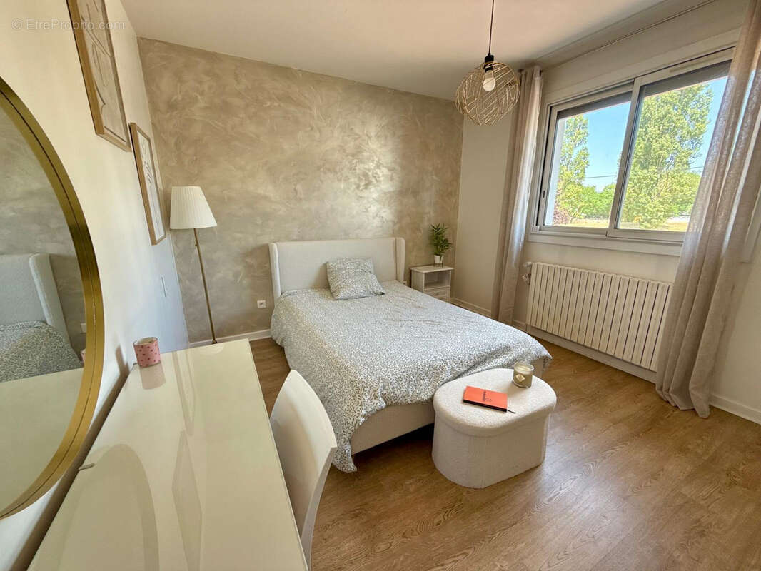 Maison familiale 6 chambres avec appartement indépendant, piscine et grand garage à Mably - photo 7