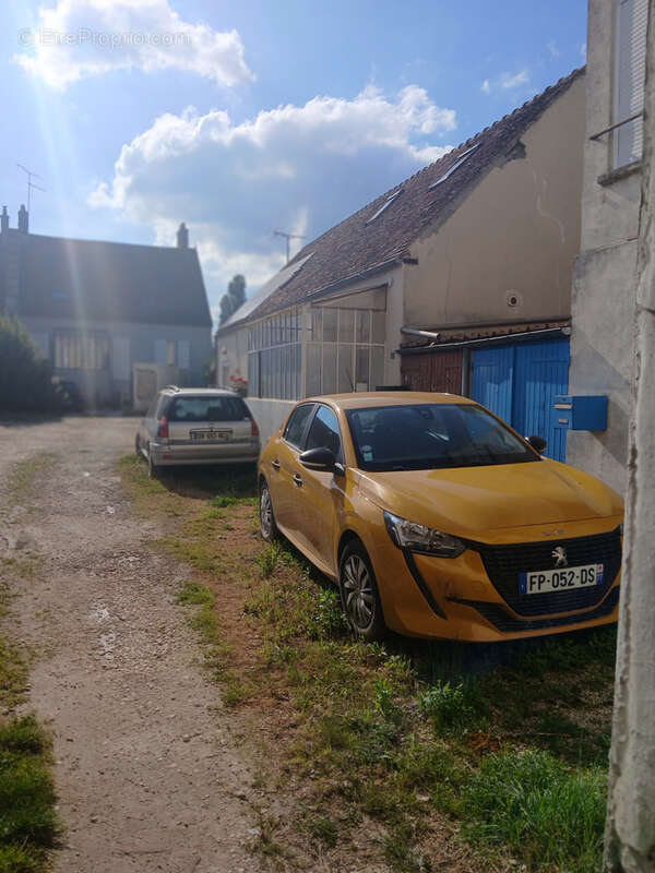Appartement à JOUY-LE-CHATEL