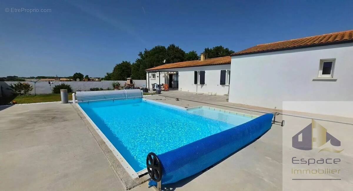 Maison à AIGREFEUILLE-D'AUNIS