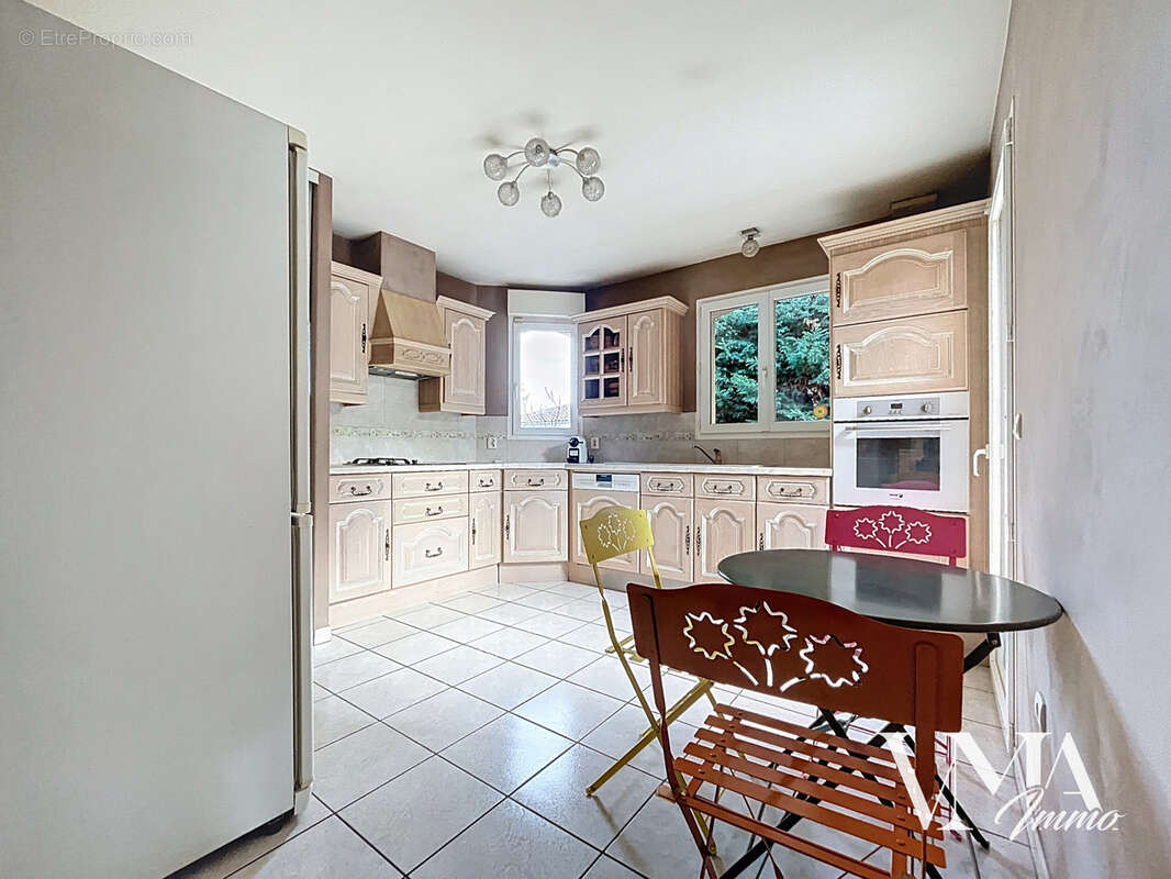 Maison à GREZIEU-LA-VARENNE