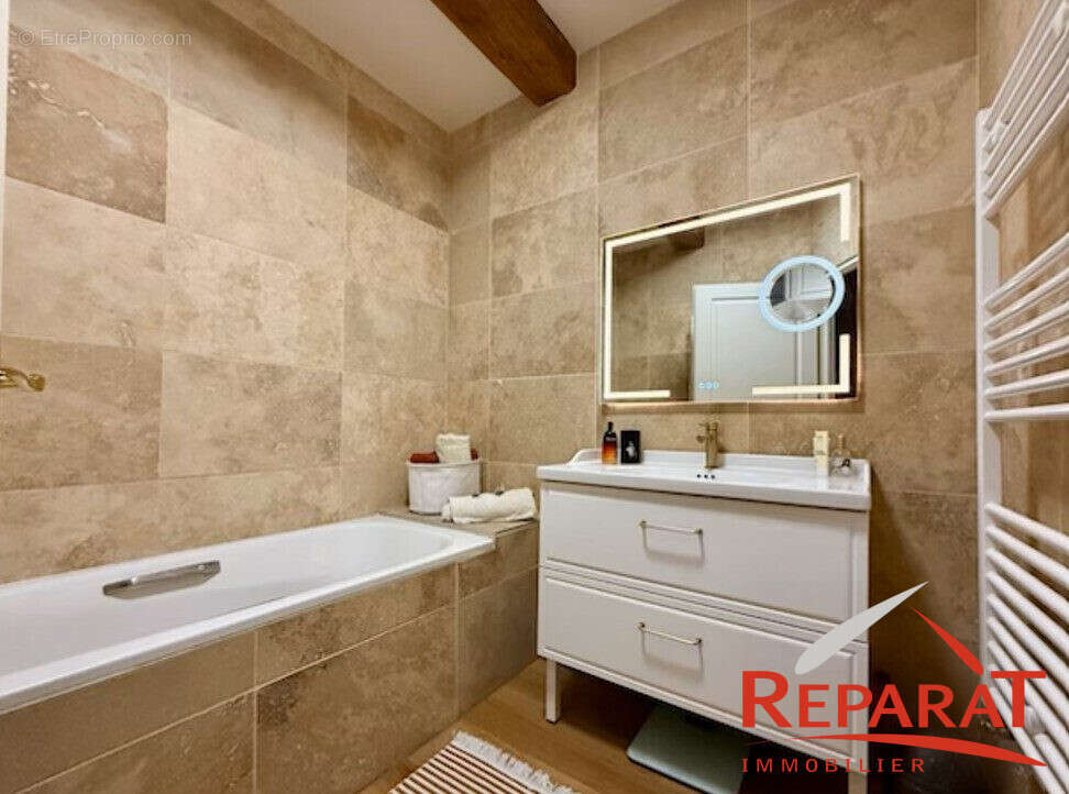 Appartement à COSNAC