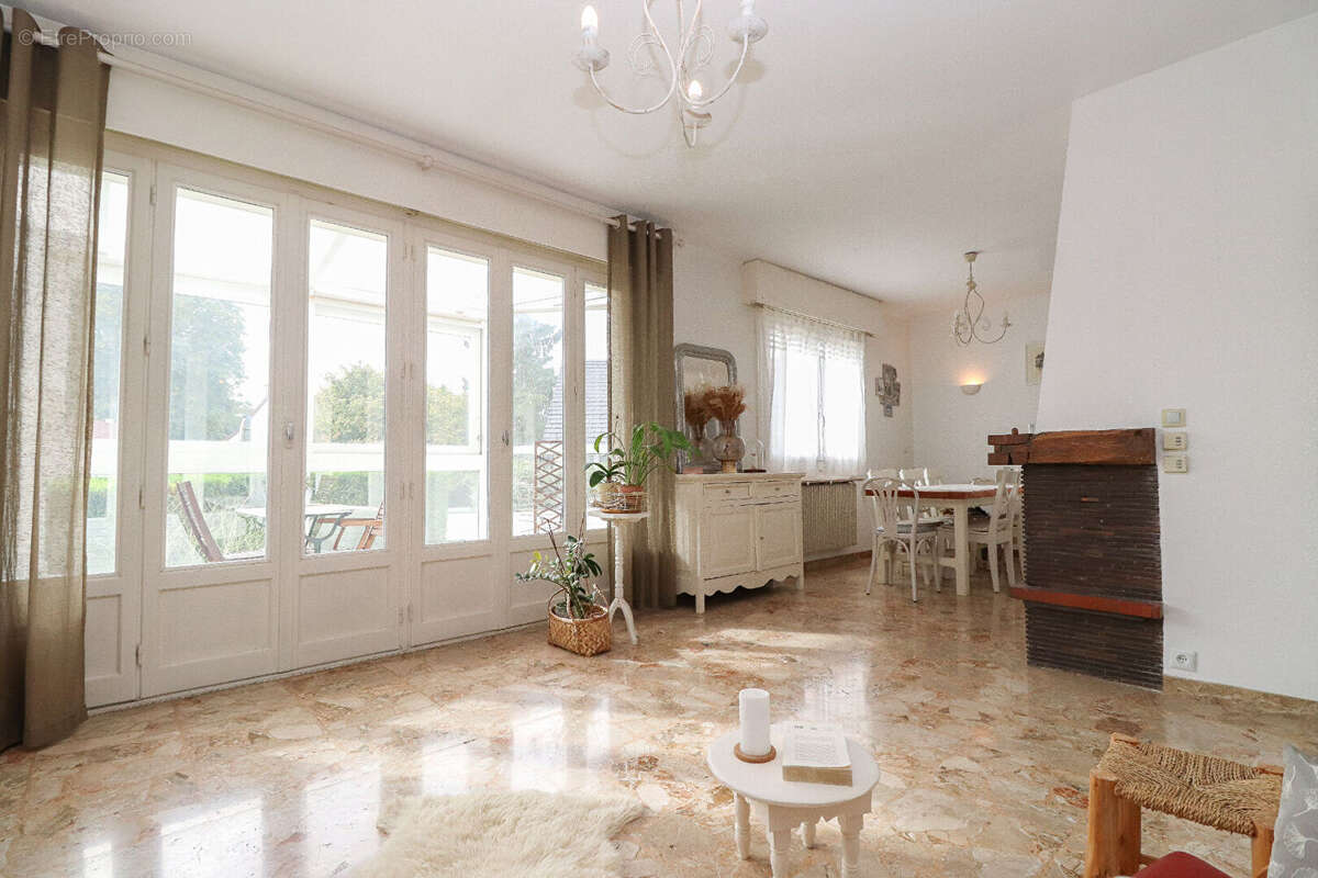 Maison à ARC-SUR-TILLE