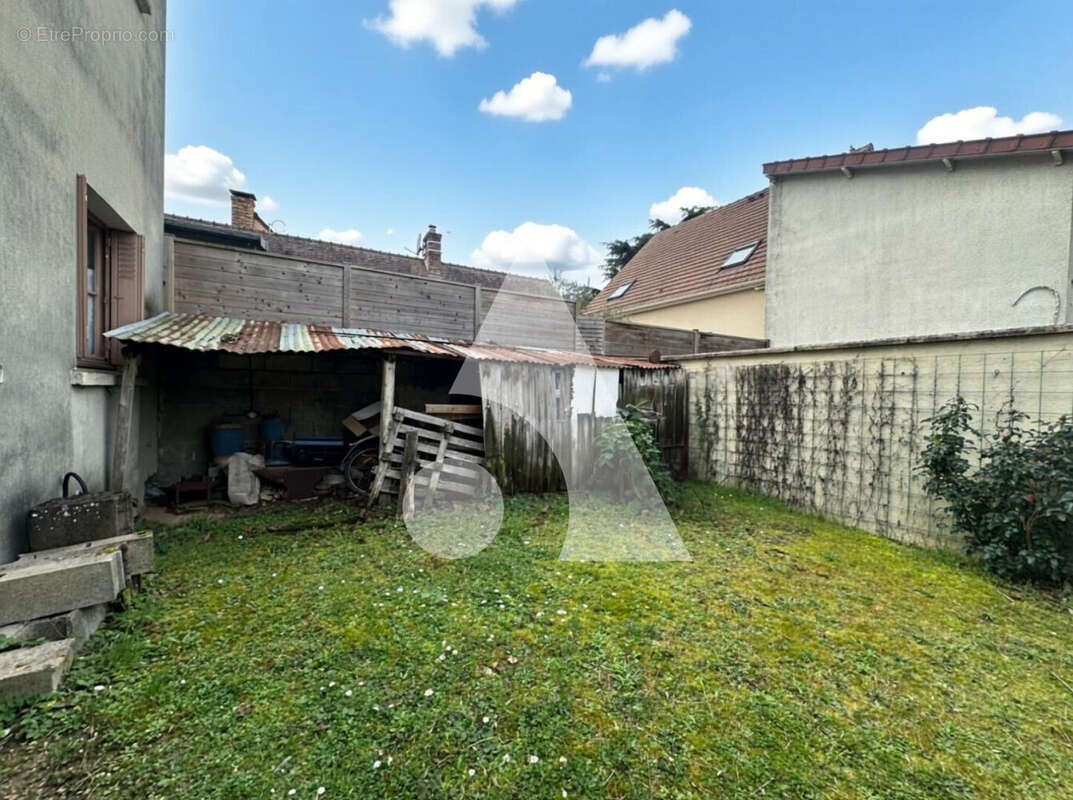 Maison à BOURAY-SUR-JUINE