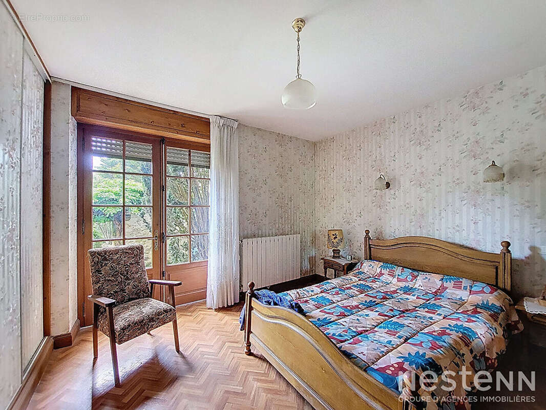 A Vendre Bâtisse en pierre de 310 m² avec dépendances sur une propriété de plus de 1,8 ha - photo 14