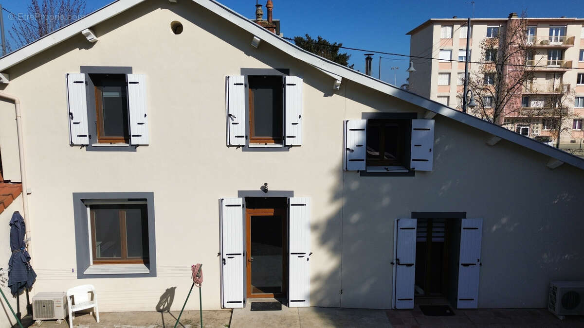 Maison à ROMANS-SUR-ISERE
