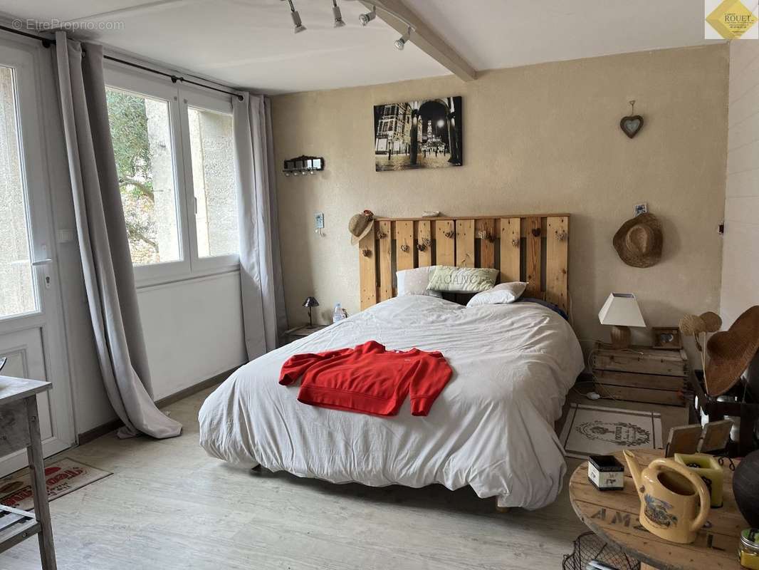 Maison à YZEURES-SUR-CREUSE