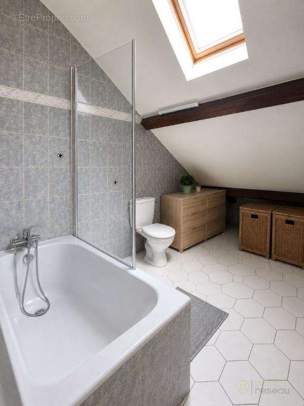Maison 4 pièces 98 m² à vendre à Laigneville (60290) - photo 4