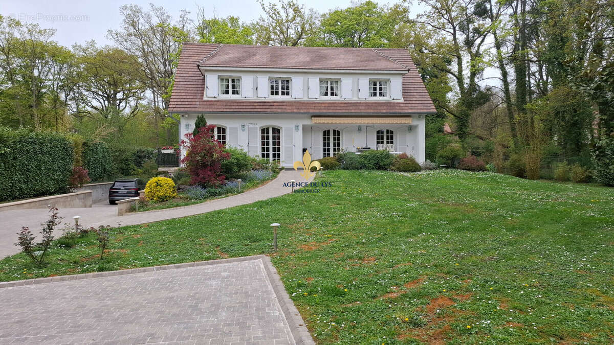 Maison à LAMORLAYE