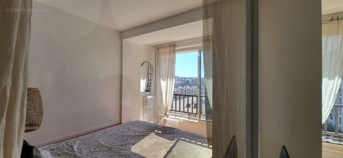 Appartement à MARSEILLE-2E