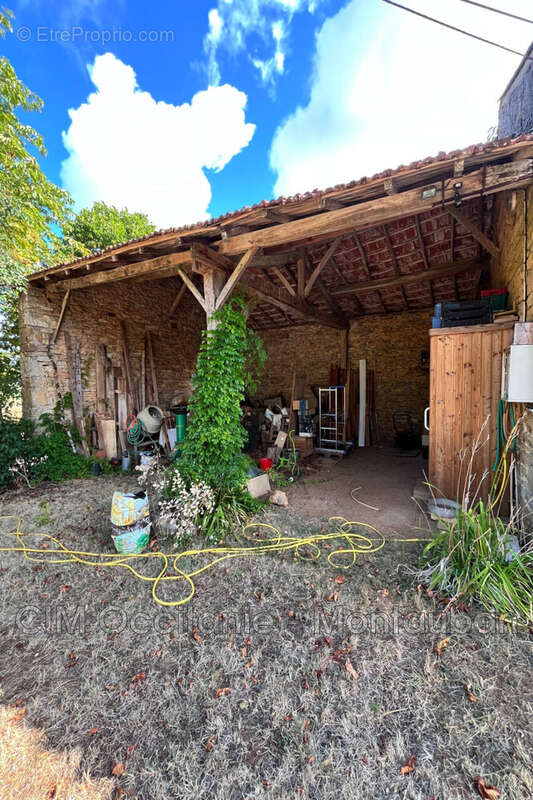 Maison 105 m² à Saint-Antonin-Noble-Val  - photo 9