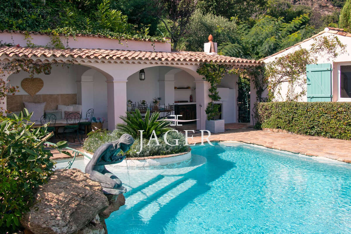 Maison à LA GARDE-FREINET