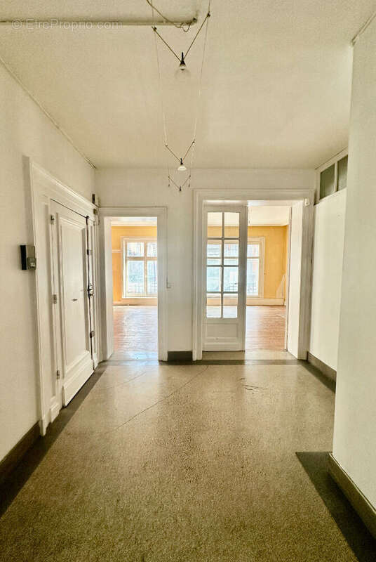 Appartement 3 pièces bis à rénover - Emplacement Prime - photo 5
