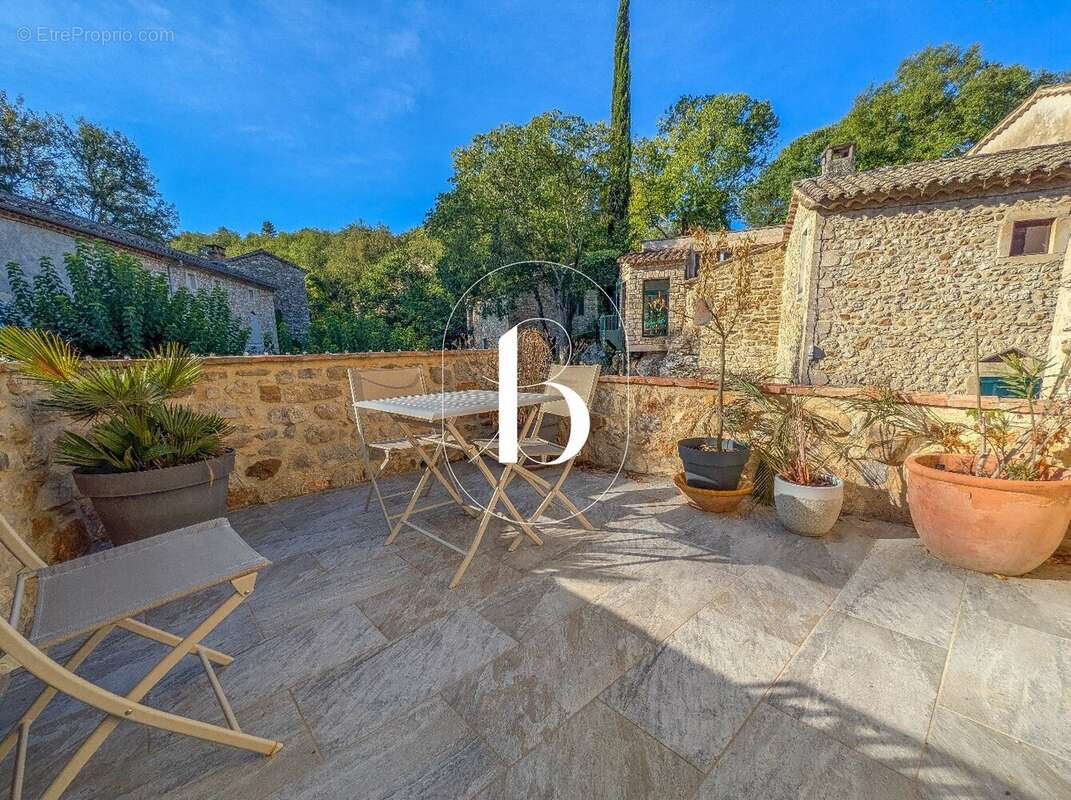Maison à BARJAC