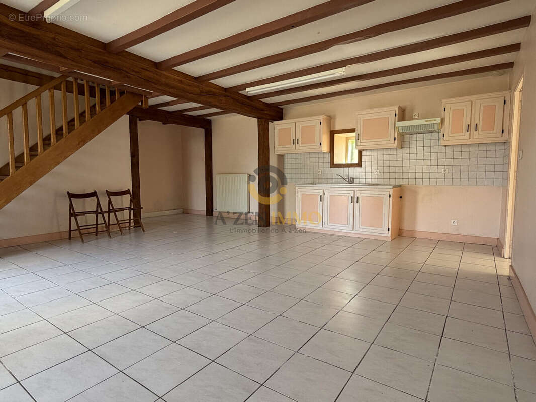 Maison 114 m² à Secondigny  - photo 2