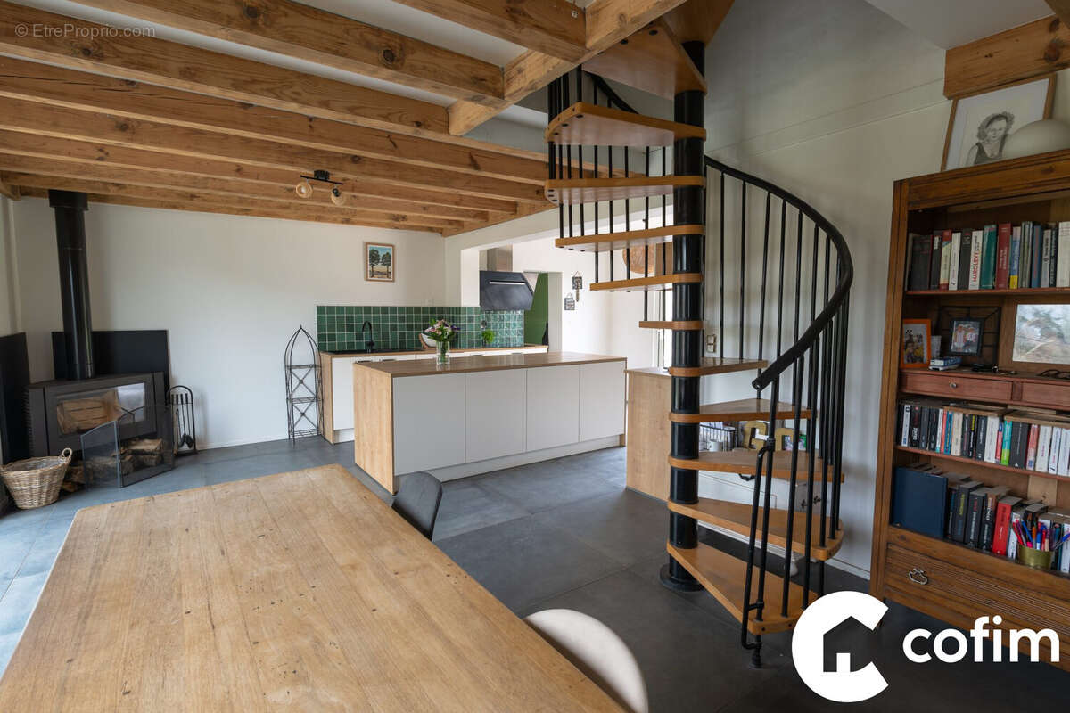 Maison à SAINT-PIERRE-D'IRUBE