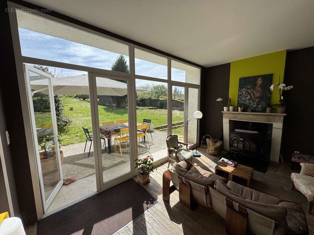 Maison à BARBEZIEUX-SAINT-HILAIRE