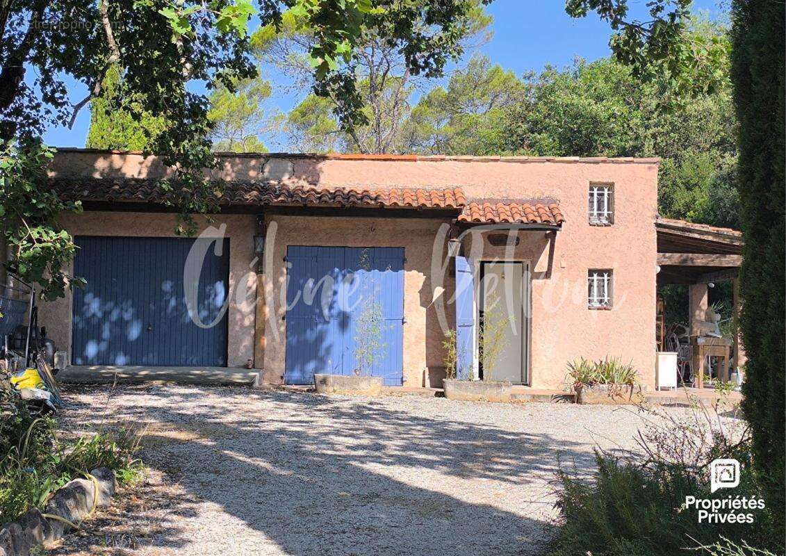 Exclusivité : Maison 98 m² + 2 dépendances T2 & studio - Terrain 3 200 m² - Piscine - photo 4