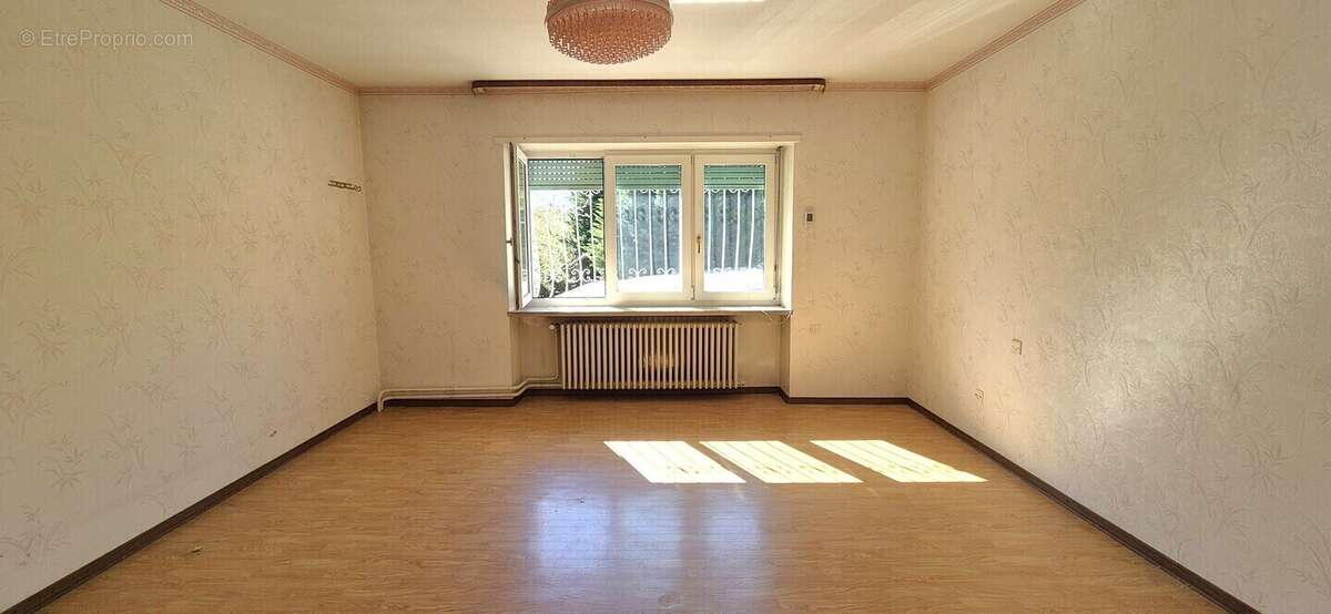 Maison 4 pièces 164 m², jardin, garage, cave - photo 7