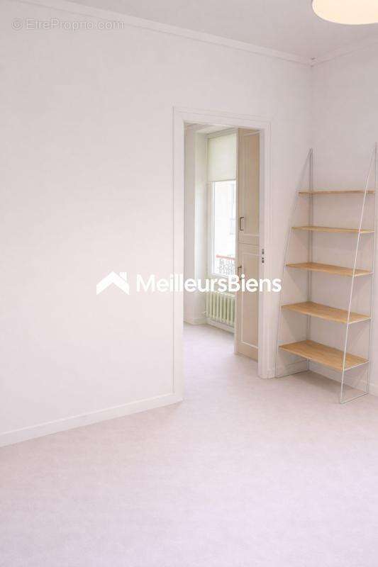 Appartement à LEVALLOIS-PERRET