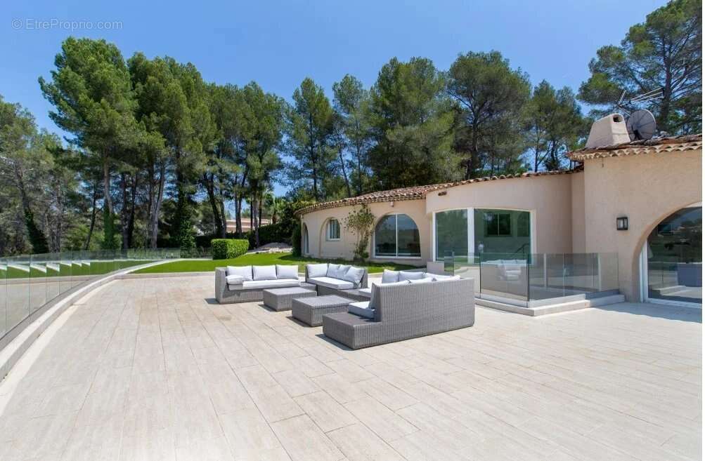 Maison à MOUANS-SARTOUX
