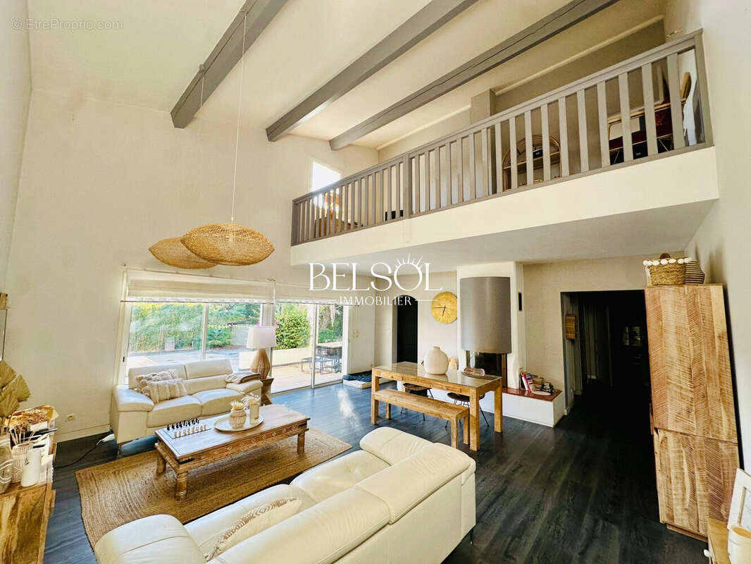 Maison à SAINT-CYPRIEN