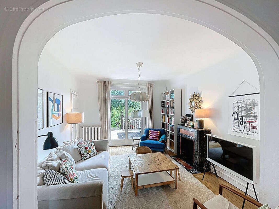 Maison à NEAUPHLE-LE-CHATEAU