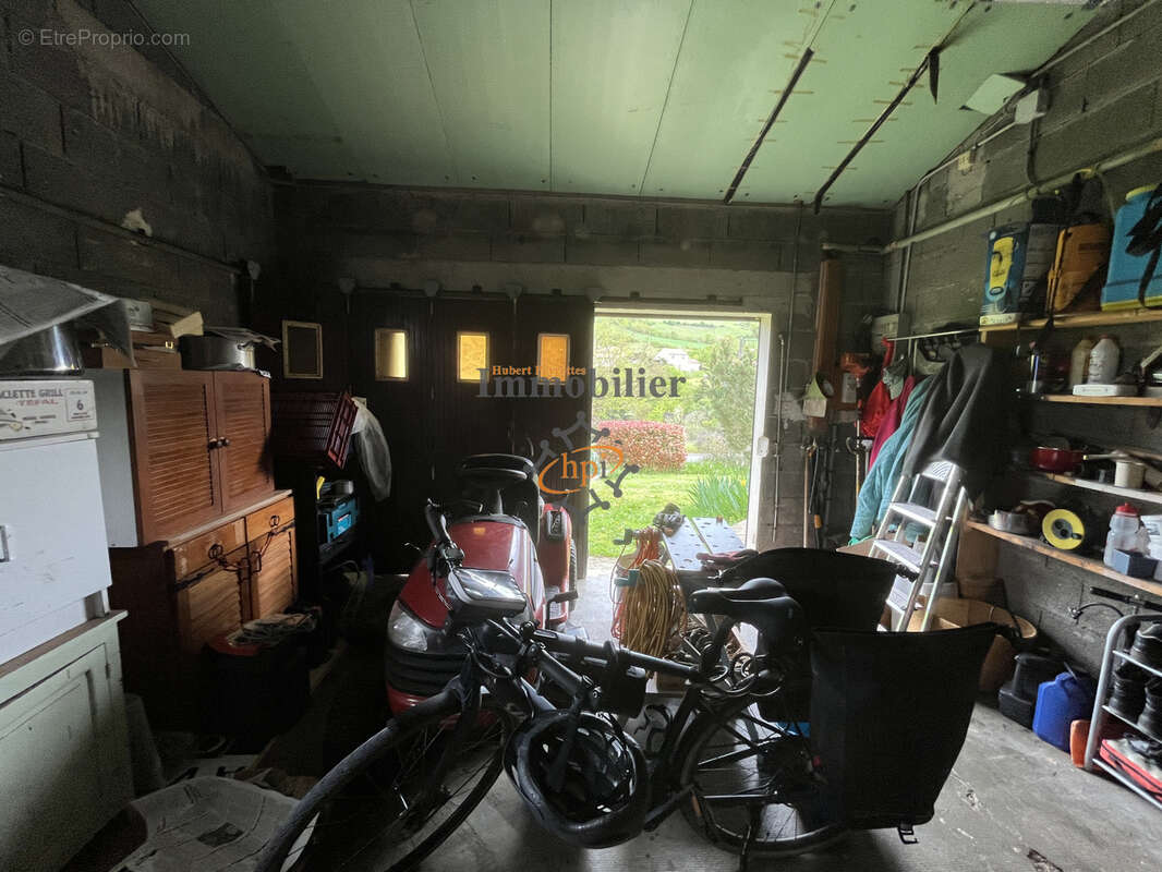 Maison individuelle avec garage, dépendances et terrain attenant. - photo 16