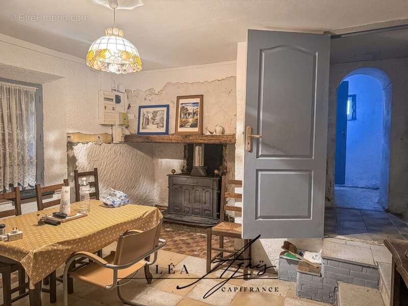 Maison à LAROQUE-DE-FA