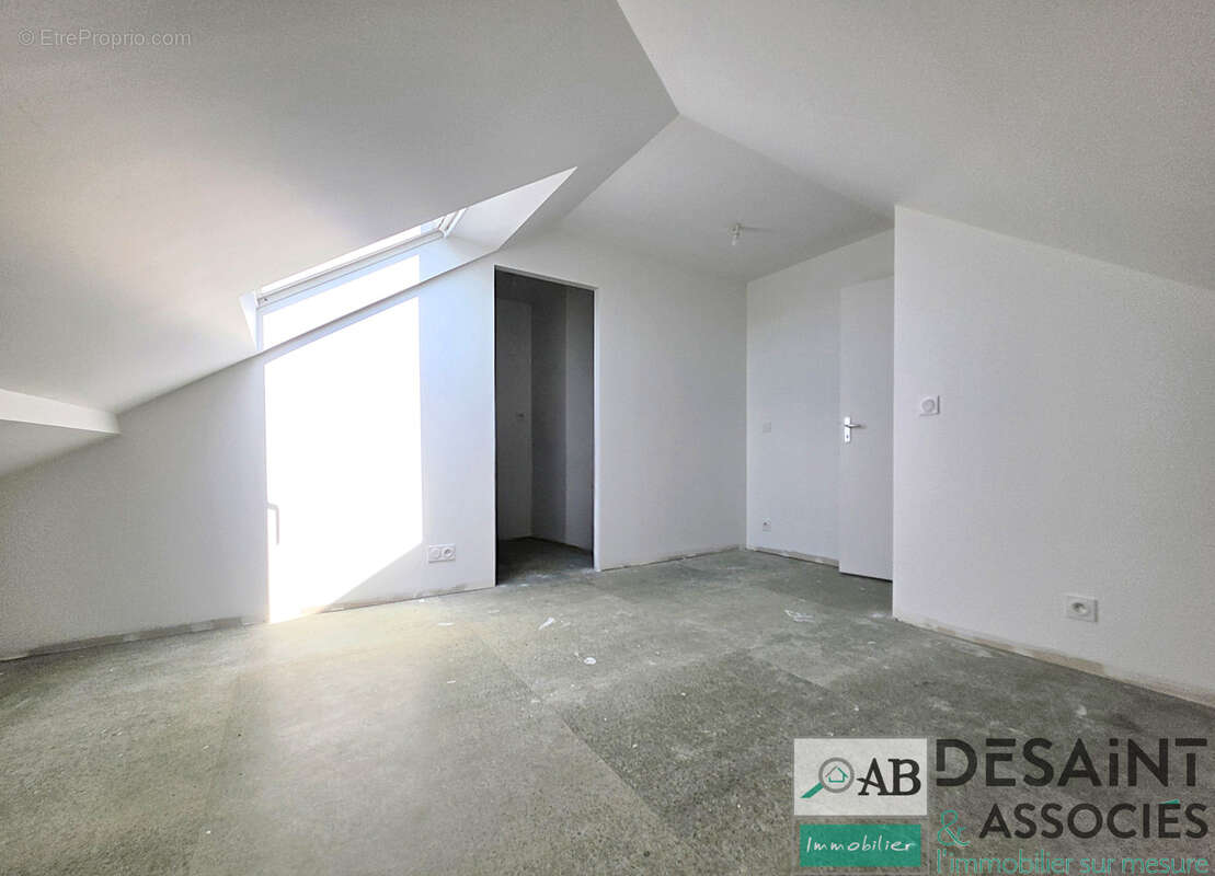 Appartement triplex T4 76m2 Balcon Box - photo 8