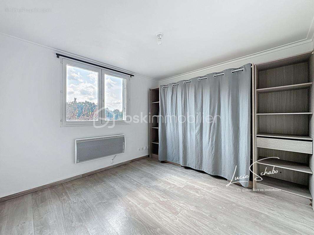 Appartement à SALES