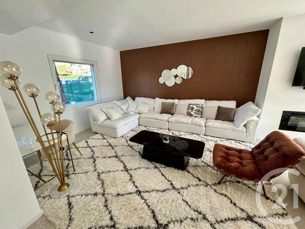 Maison à MOUANS-SARTOUX