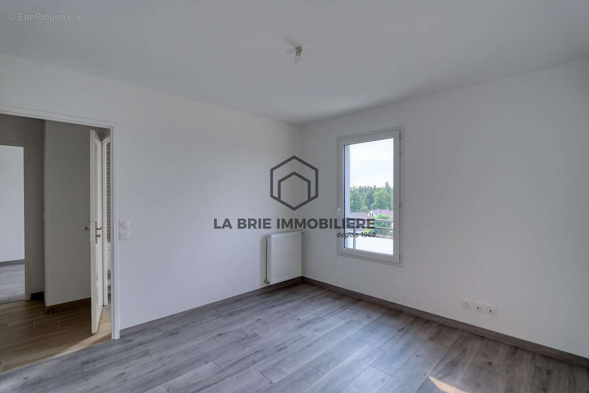 Appartement 75 m² à Mennecy  - photo 6