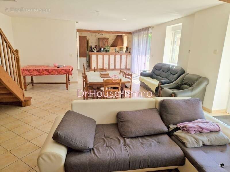 Maison à SAINT-BRICE-DE-LANDELLES