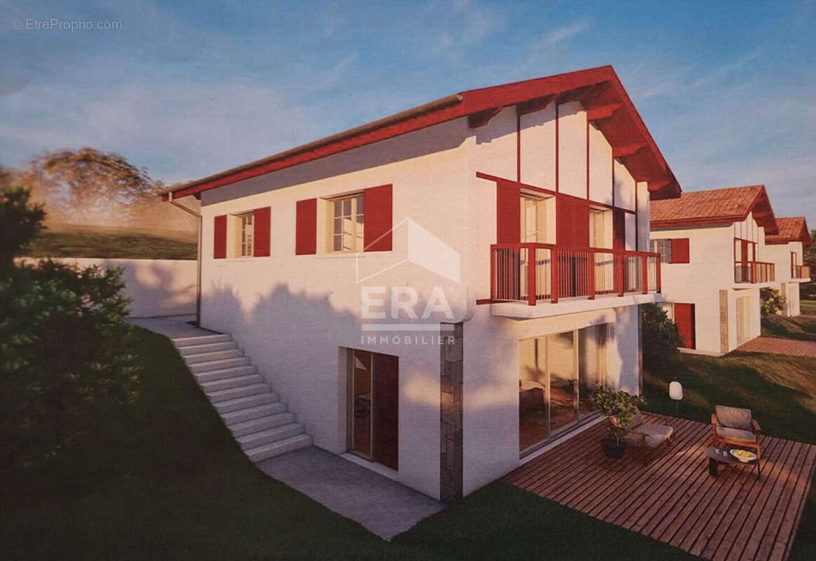 Terrain à CAMBO-LES-BAINS