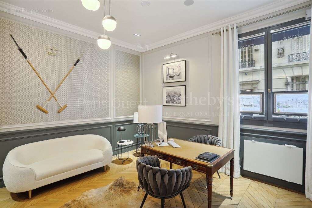 Commerce à PARIS-16E